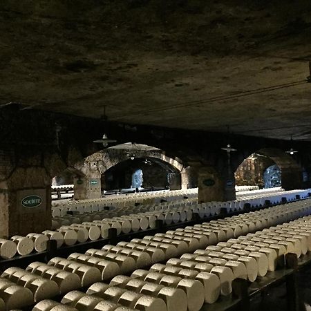 Le Chat Blanc Gite Versols-et-Lapeyre Buitenkant foto